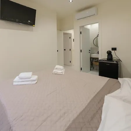 בית הארחה Dimora Costa 4*